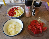 Foto del paso 2 de la receta: Pechuga de pollo con pimientos y sésamo