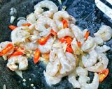 Foto langkah ke 4 dari resep Tumis udang simpel.