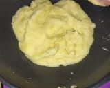 Foto langkah ke 6 dari resep Mashed Potato & Mushroom Sauce.