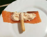 Foto del paso 2 de la receta: Piruletas de salmón