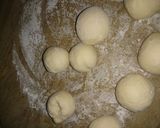 A picture of step 2 of Sparrow sweet buns.