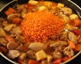 Foto del paso 7 de la receta: Patada deshueseada de pollos, en bandada, a hortalizas y demases