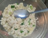 A picture of step 2 of Martabak telur kulit pangsit.