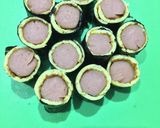 Foto langkah ke 4 dari resep Sosis Nori Roll.