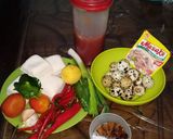 Foto langkah ke 1 dari resep Tumis Tahu mix telur puyuh asam manis pedas.