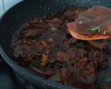 Foto langkah ke 6 dari resep Tumis Kecap Daging Sapi.