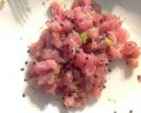 Foto del passaggio 4 della ricetta Tartare di tonno con mousse di frutto della passione