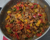 Foto del paso 2 de la receta: Wok de carne picada y verduras