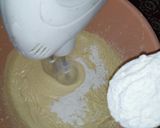 A picture of step 3 of Vanilla cup cakes.