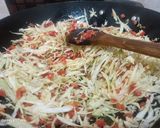 A picture of step 2 of Chicken veggies macroni.