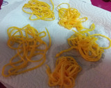 Foto del paso 3 de la receta: Canapés de huevo hilado