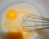 Foto langkah ke 5 dari resep Bolu Bolu Sarang Semut (3 Telur).