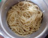 A picture of step 1 of Spaghetti (fried).