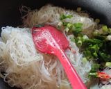 Foto langkah ke 3 dari resep Tumis Bihun Jagung.