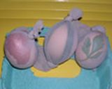 A picture of step 7 of Egg dyeing using pantyhose.