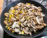 Une image de l'étape 6 de Flan aux champignons, magret de canard et courgette.