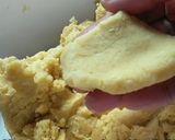 Foto langkah ke 3 dari resep Kastengel keju renyah tanpa cetakan.