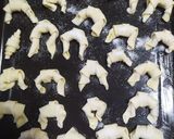 Foto del paso 2 de la receta: Medialunas dulces o saladas! 🥐