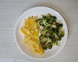 Foto langkah ke 5 dari resep Roasted Broccoli Parmesan.