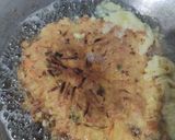 Foto langkah ke 2 dari resep Fuyunghai Ayam Udang.