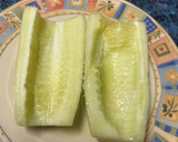 Foto del paso 1 de la receta: Pepinos rellenos de surimi