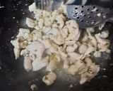 A picture of step 3 of Chicken Tikka puratha roll.