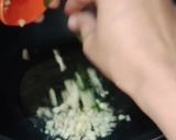 A picture of step 7 of Slurry meatballs with garlic fried spaghetti.