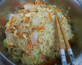 什錦炒泡麵🥕🧅🥚🥓🍜的食譜步驟3照片