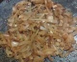 Foto del paso 2 de la receta: Ensalada de cebollas doradas amieladas al disco