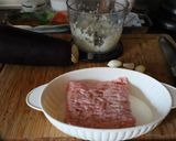 A törökös sült padlizsán darált húsos raguval és citromos görög joghurttal recept fázis 1 fotója