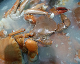 Foto langkah ke 1 dari resep Kepiting Saus Tiram Pedas.