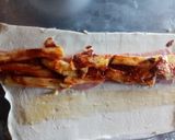 Foto del paso 6 de la receta: Beef Wellington en salsa de cacahuate y rollitos de jamón