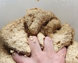 Foto del paso 4 de la receta: Pan súper tierno de manteca con avena, miel y salvado