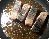 Foto del paso 25 de la receta Lomo de bonito en salsa de dos tipos de cebolla y ras el hanout