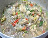 รูปขั้นตอนการทำที่ 4 ของ แกงไก่บ้านเส้นร้อน