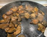 Foto del paso 2 de la receta: Arroz socarrat con costillas y rovellons