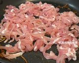 A picture of step 6 of Stir-Fried Fresh Vegetables and Pork.