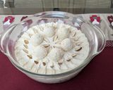 A picture of step 3 of Raffaello pudding.