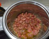 A picture of step 1 of Beef goulash with pasta.
