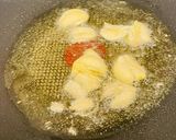 A picture of step 2 of Char Kuey Teow Malaysia.