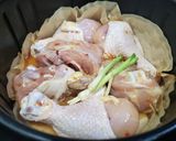 Hình bước làm 2 của món Xôi lá cẩm gà nướng