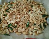 Foto langkah ke 8 dari resep Kacang Bawang daun jeruk.