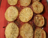 Foto del paso 8 de la receta: Sardinas marinadas al horno, con fondo de tomates, cebollas, y patatas asadas