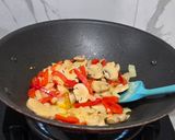Foto langkah ke 3 dari resep Baked Chicken with Mushrooms, Spinach & Red Bell Pepper.