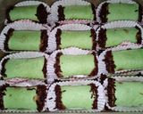 Foto langkah ke 4 dari resep Banana roll roti tawar isi pisang coklat.