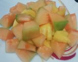 A picture of step 1 of Muskmelon and Mango Smoothie.
