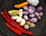 Foto langkah ke 2 dari resep Ikan Tongkol Kuah Asam Pedas.