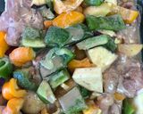 Foto do passo 4 de Sobrecoxas assadas com batata doce