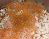 Foto del paso 4 de la receta: Alubias con carne seca 🥓🥓🥘
