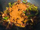 તવા પુલાવ (Tava Pulao Recipe In Gujarati)